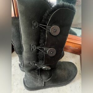 UGG Australia Triple Bailey Button